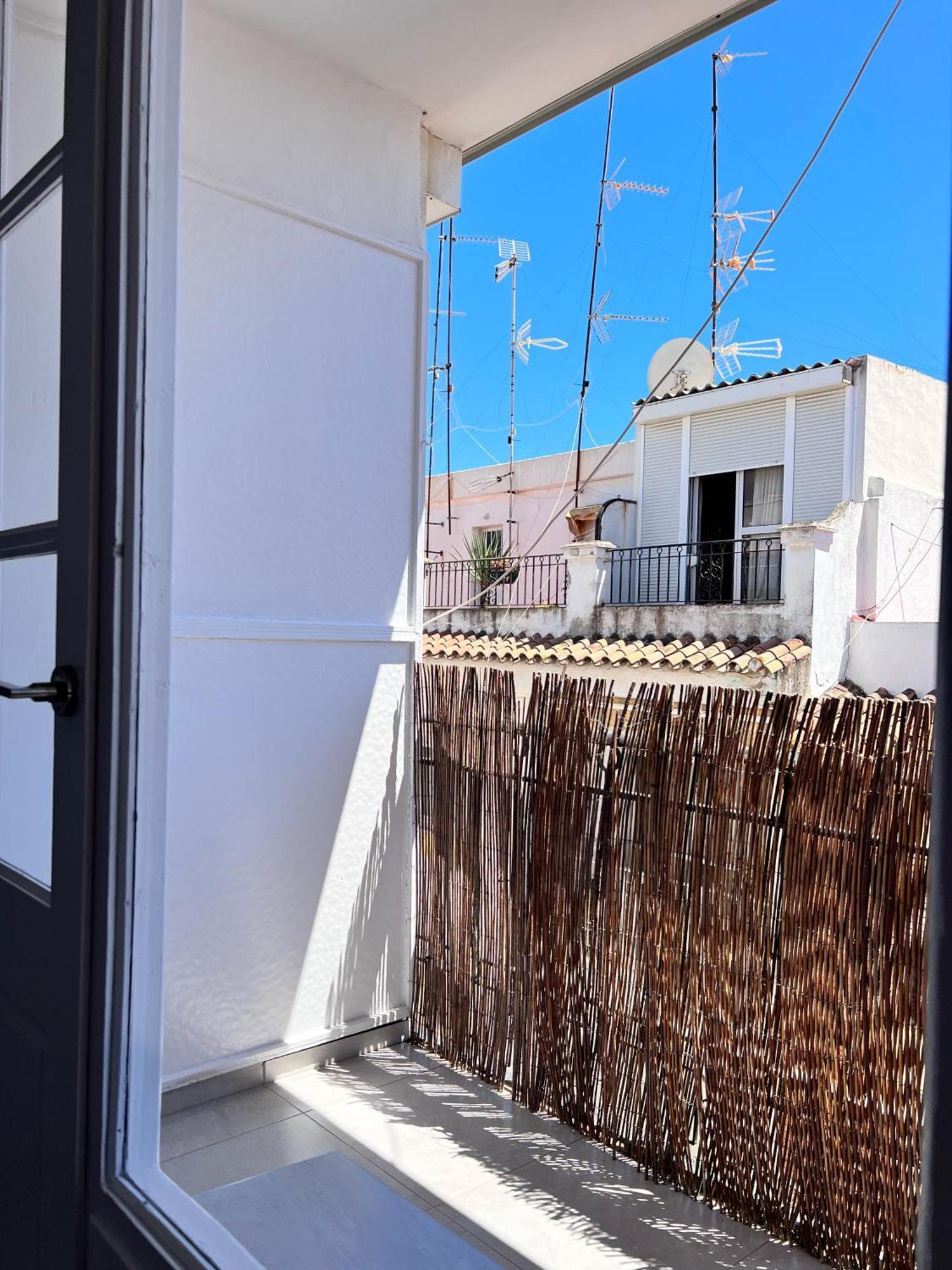 Apartamento Hermoso Céntrico Con Balcón *